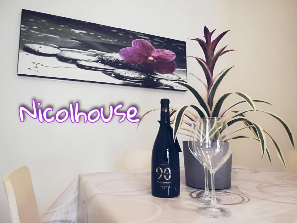 バーリNicolhouseアパートメント エクステリア 写真